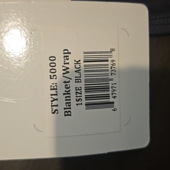 Unisex Bloq-Uv Black Blanket Wrap NWT - Picture 4 of 7
